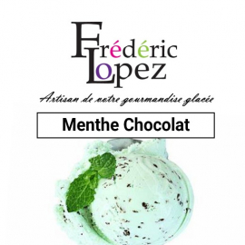 Pot de crème glacée menthe-chocolat